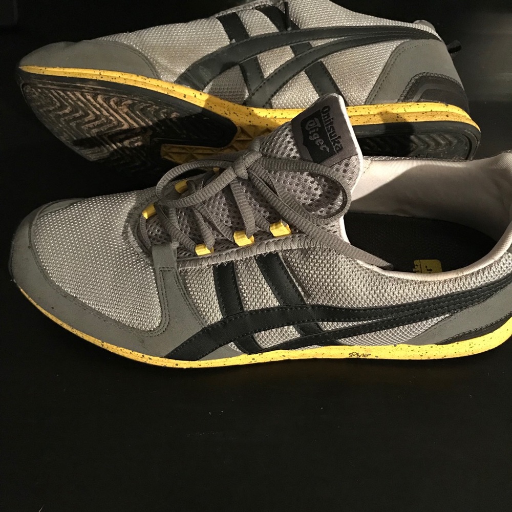 Solyte onitsuka tiger size 10.5 black/gray/yellow